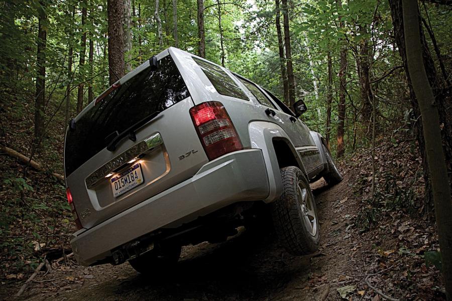  Jeep Liberty 2008 года  (фото 42 из 98)